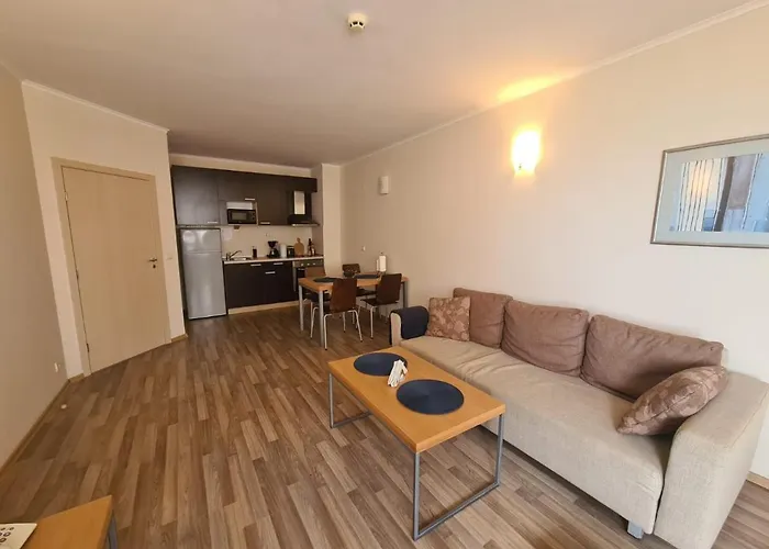 Urlaub - A109 아파트호텔 4*